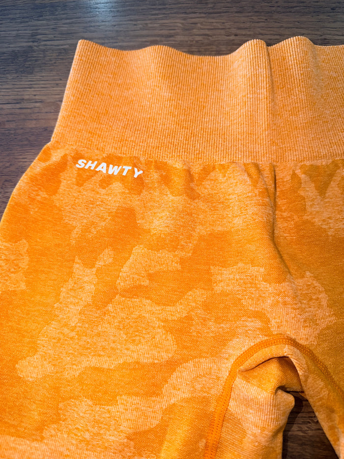 SHAWTY SW Activewear Women’s Orange Camo Seamless Biker Shorts High Rise Size Small